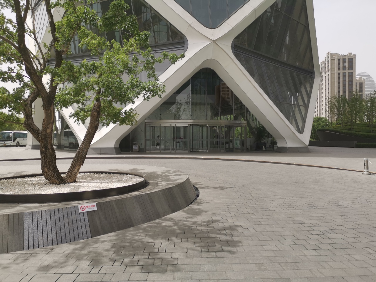 保利国际广场入口 